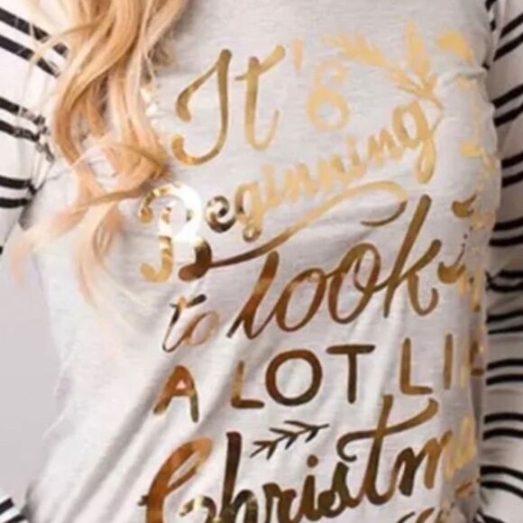 🎅 “It’s Beginning to Look a Lot Like Christmas” Top 🎅 - Picture 3 of 10